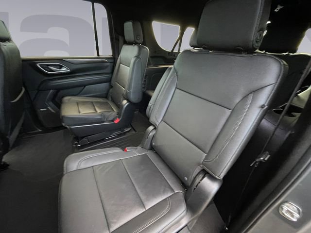 Used 2022 Chevrolet Suburban LT w/ Luxury Package image 16