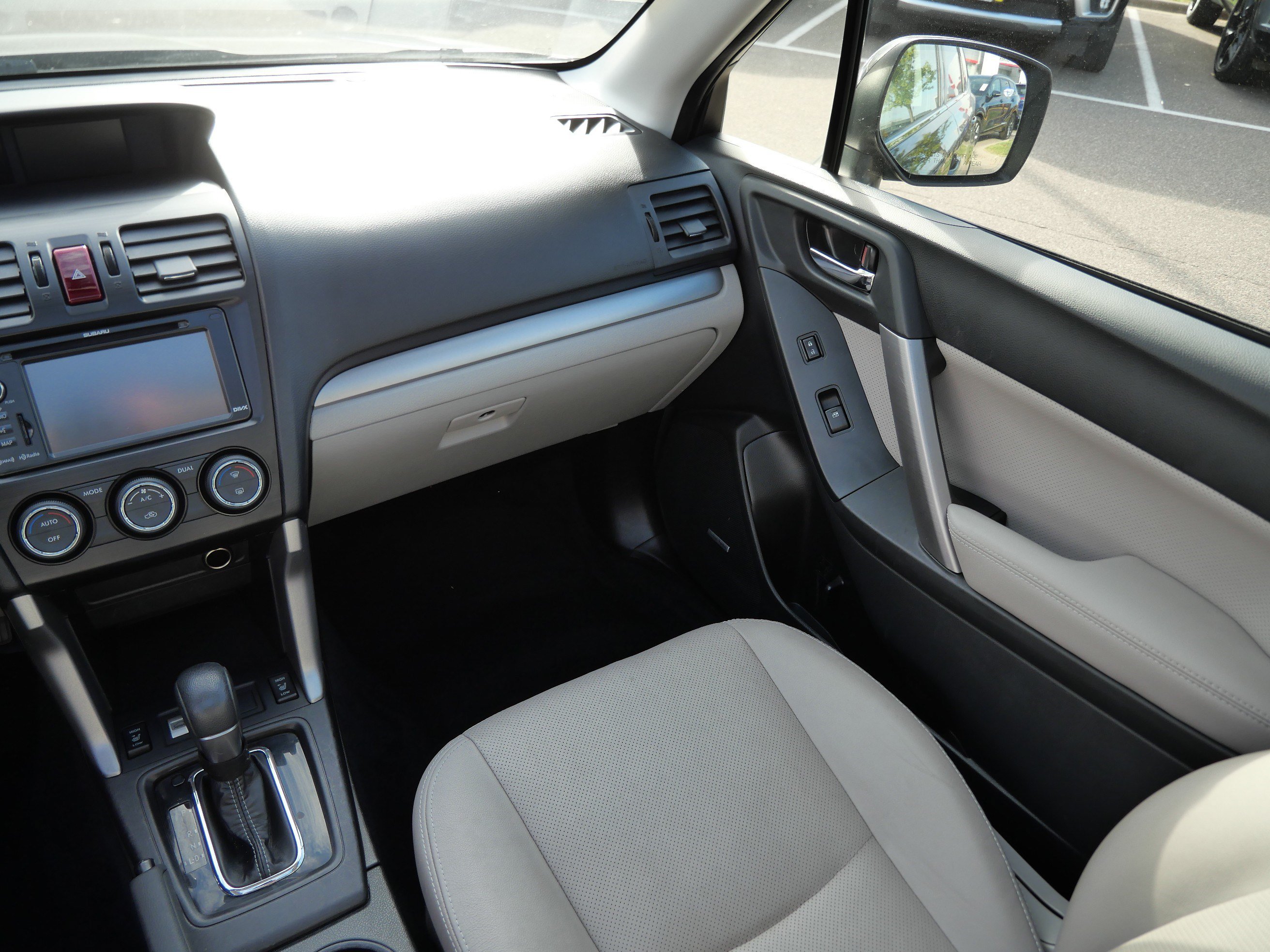 Used 2015 Subaru Forester 2.5i Touring w/ Eyesight & Navigation System AWD/4WD image 11