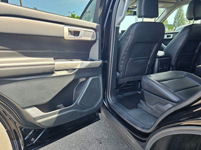 Used 2023 Ford Explorer XLT w/ Equipment Group 202A AWD/4WD image 21