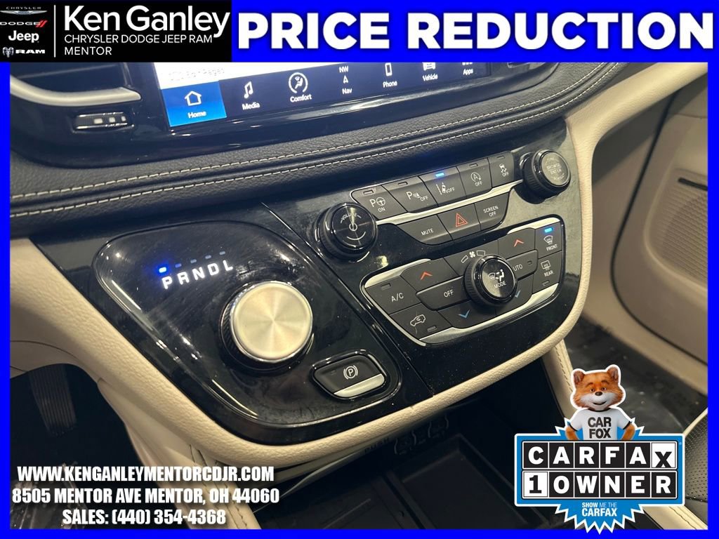 Used 2023 Chrysler Pacifica Limited w/ Uconnect Theater Family Group image 17