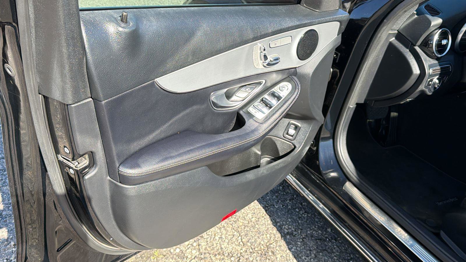 Used 2018 Mercedes-Benz C 300 Sedan image 11
