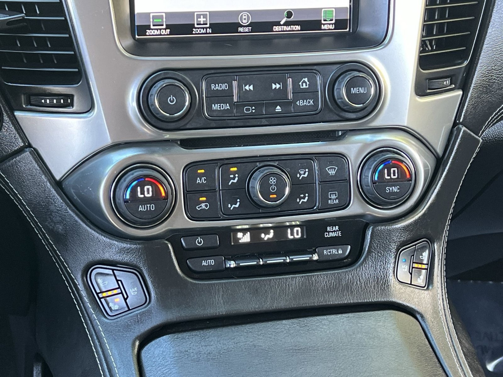 Used 2015 Chevrolet Suburban LTZ AWD/4WD image 22