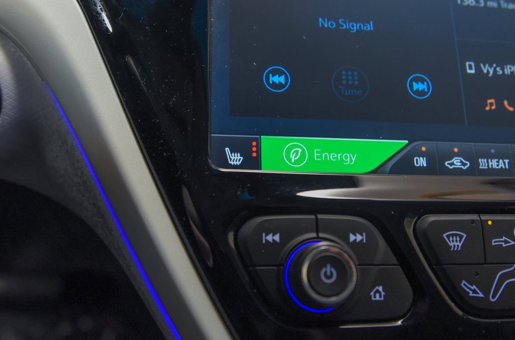 Used 2019 Chevrolet Bolt Premier w/ Infotainment Package image 21