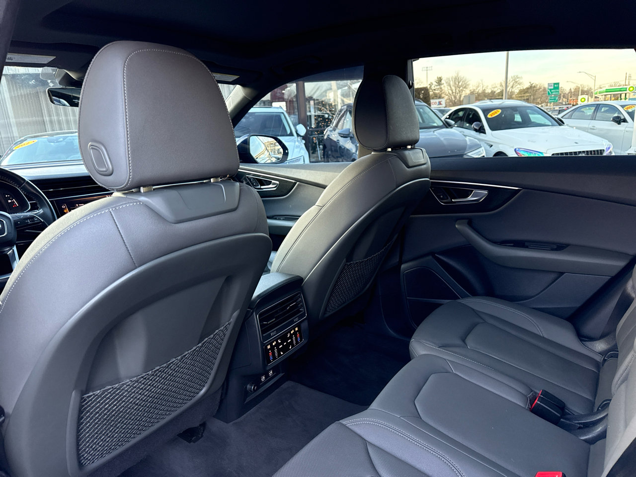 Used 2019 Audi Q8 Premium Plus w/ Premium Plus image 30