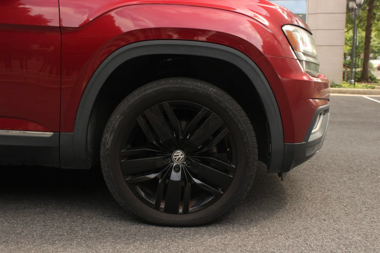 Used 2018 Volkswagen Atlas SEL FWD image 4