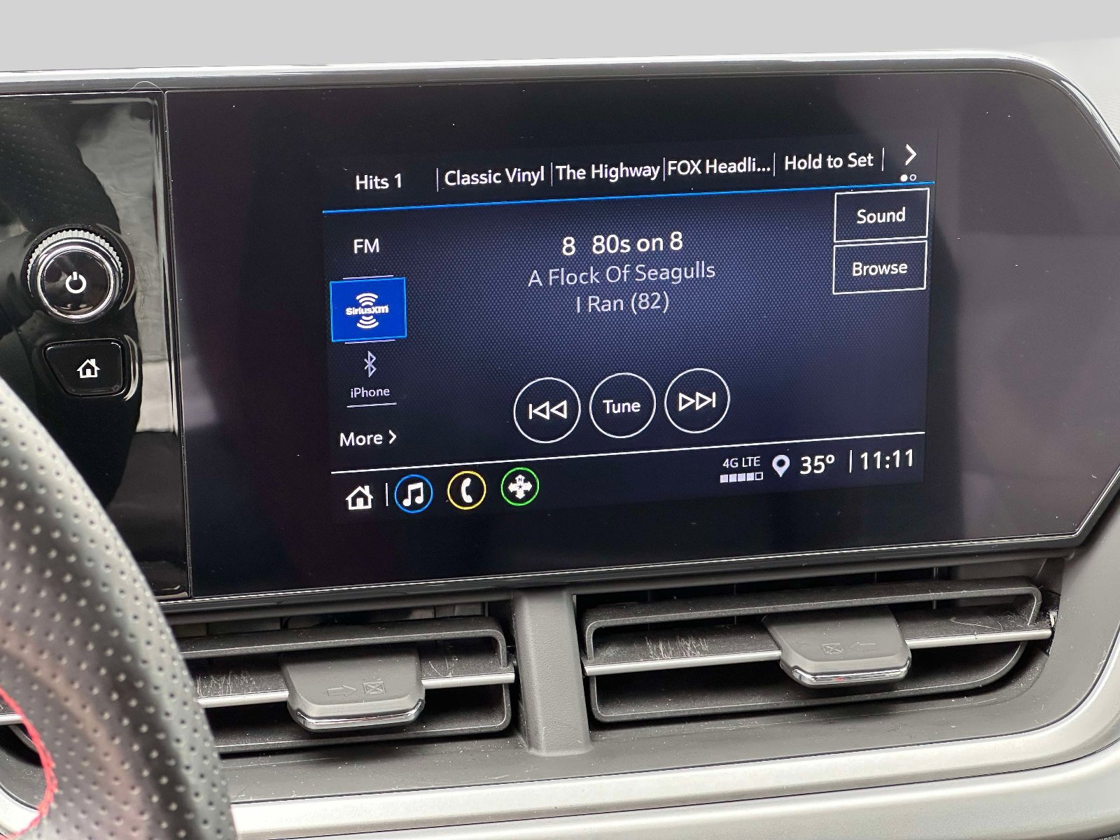 Certified 2024 Chevrolet Trax RS image 25