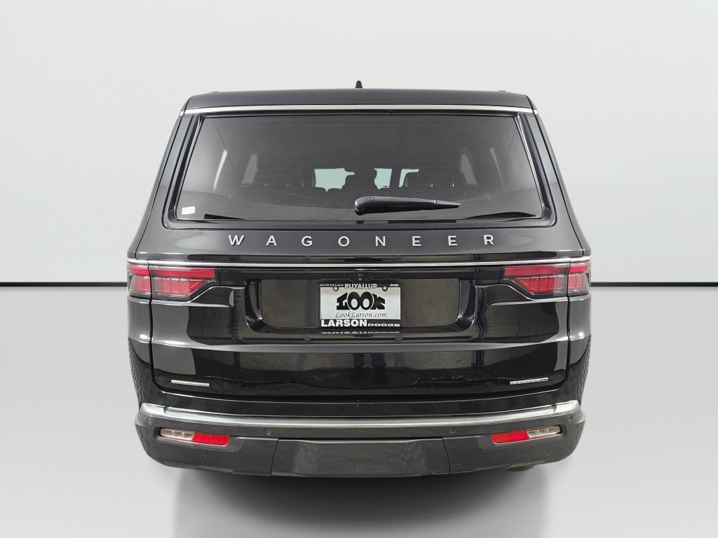 Used 2022 Jeep Wagoneer Series I AWD/4WD image 4