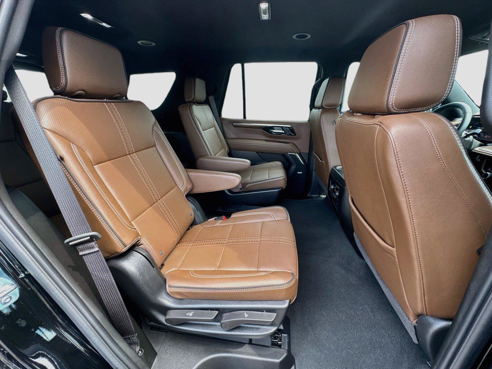 Used 2025 Chevrolet Tahoe High Country AWD/4WD image 33