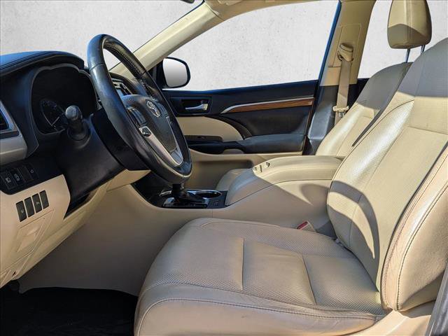 Used 2019 Toyota Highlander Limited image 16