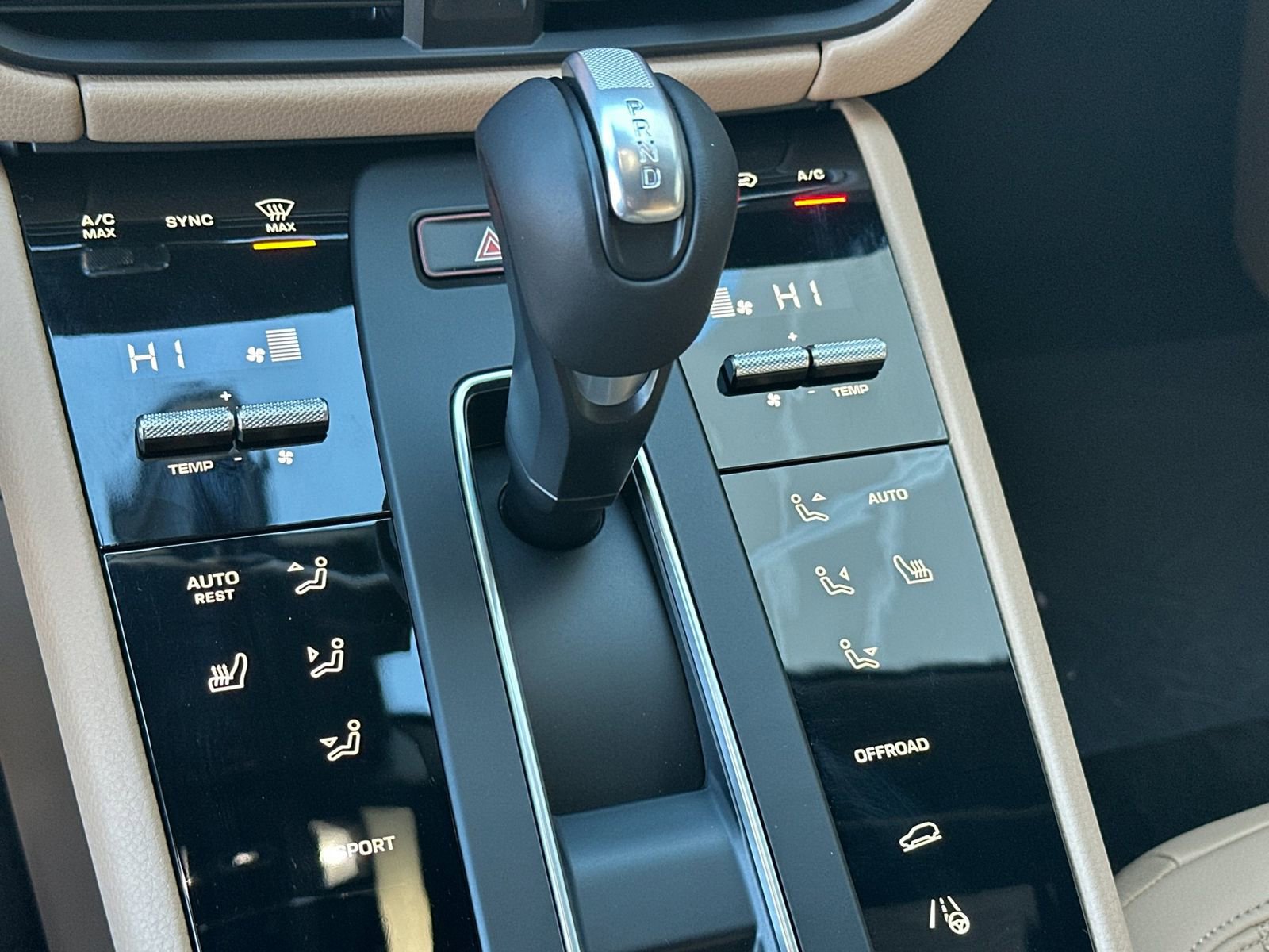 New 2026 Porsche Macan image 25