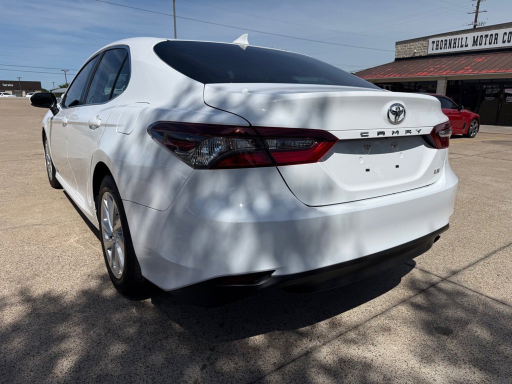Used 2021 Toyota Camry LE FWD image 5
