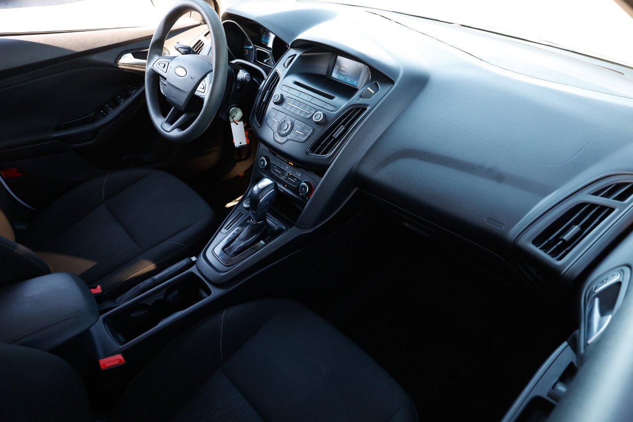 Used 2015 Ford Focus SE image 16