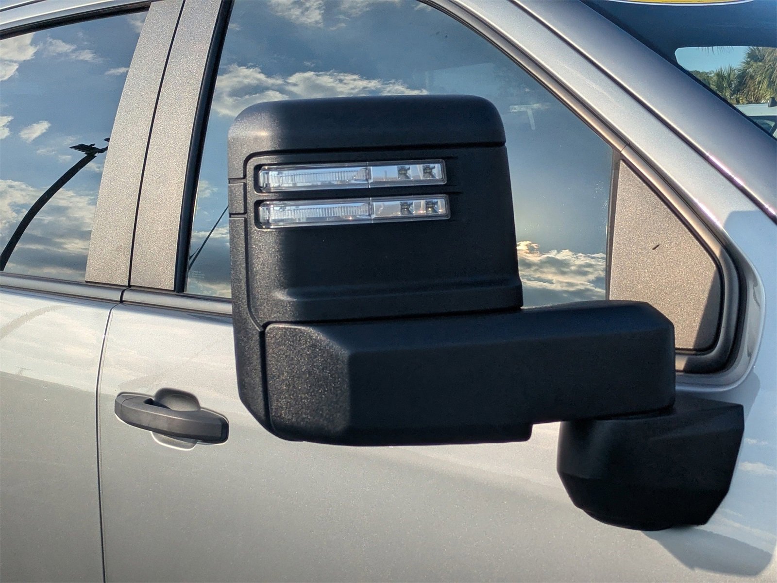 Used 2024 Chevrolet Silverado 2500 Custom w/ Custom Value Package image 11