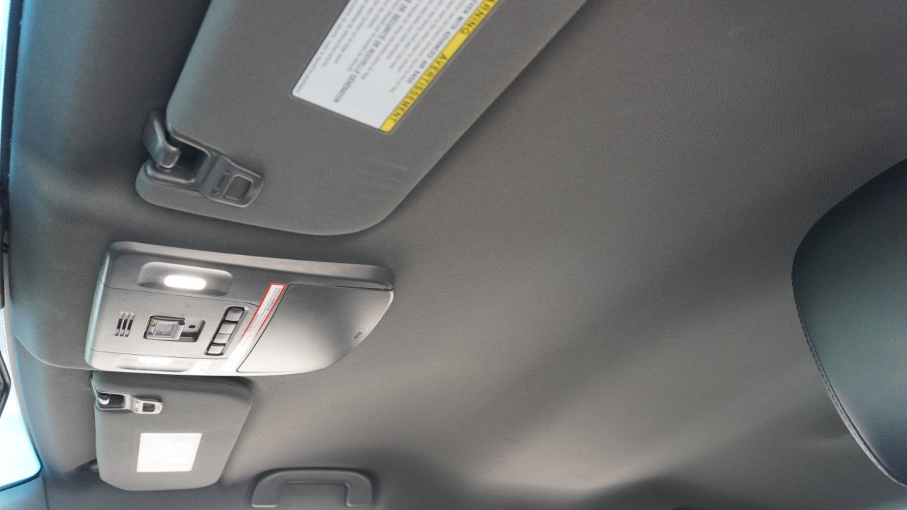 Used 2022 Toyota Avalon XLE FWD image 24