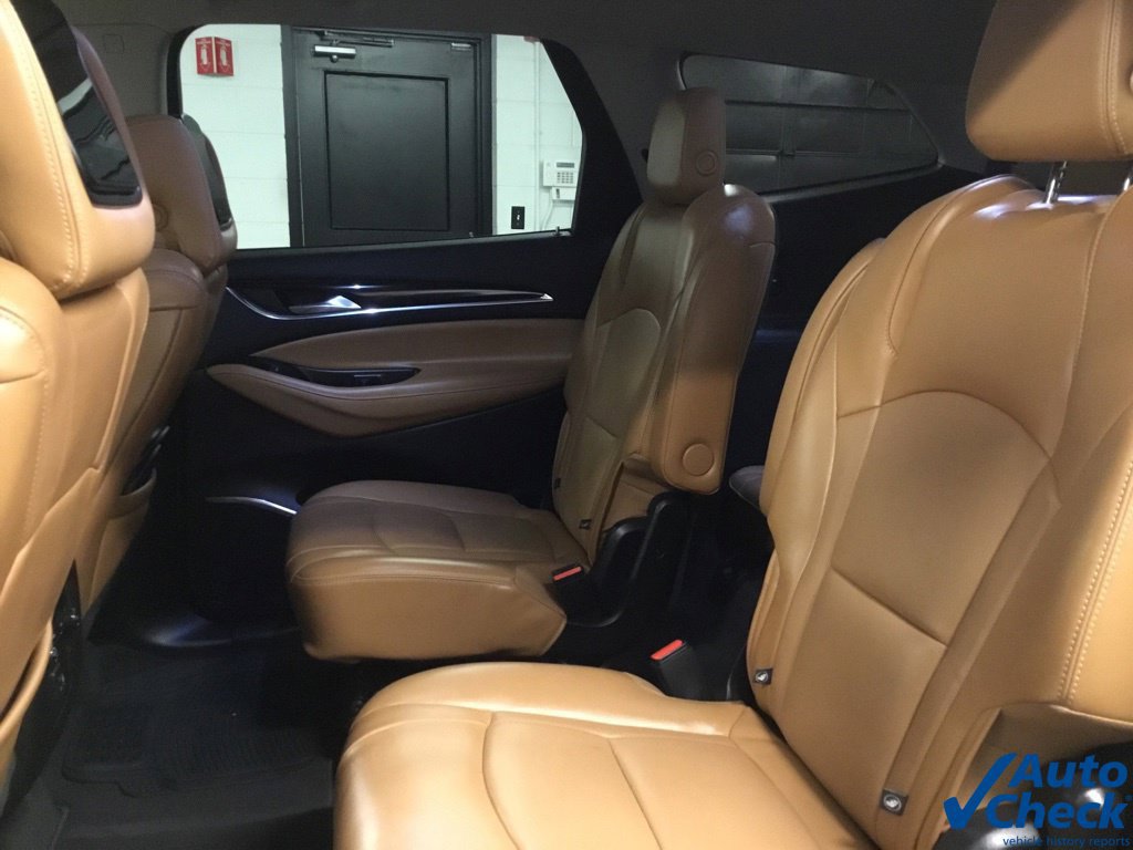 Used 2018 Buick Enclave Essence AWD/4WD image 31