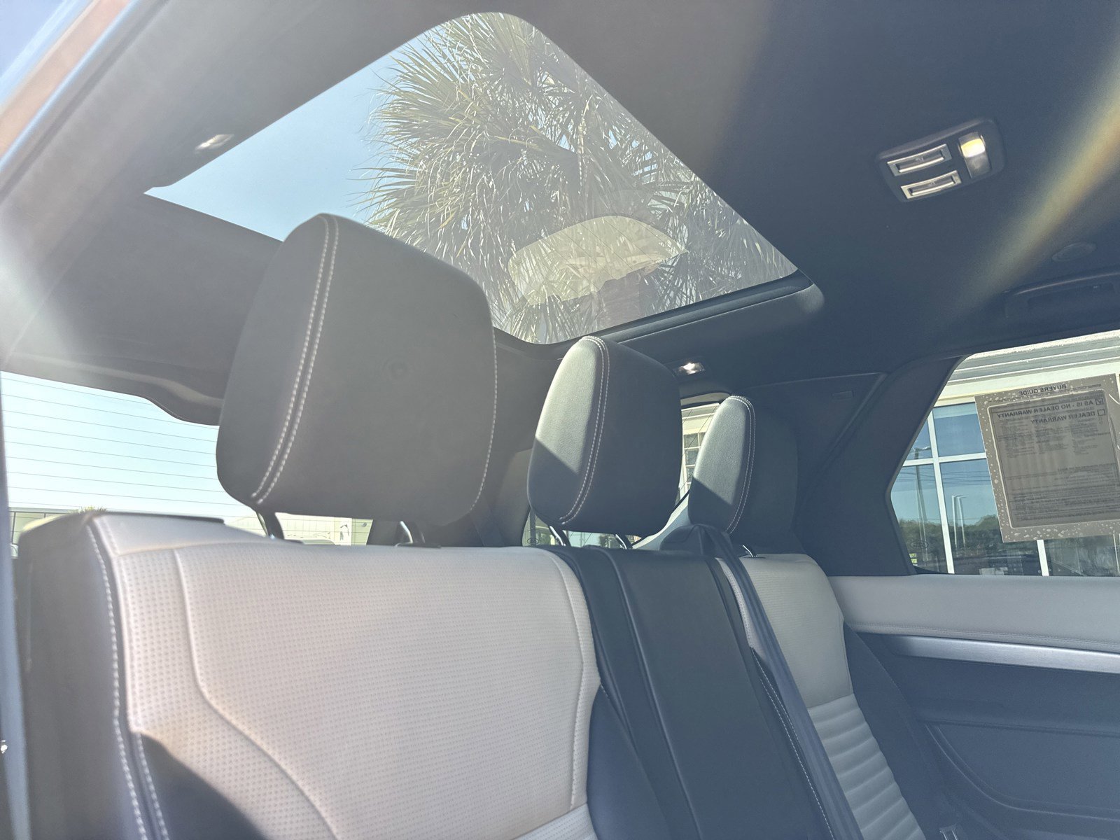 Used 2021 Land Rover Discovery S R-Dynamic AWD/4WD image 39