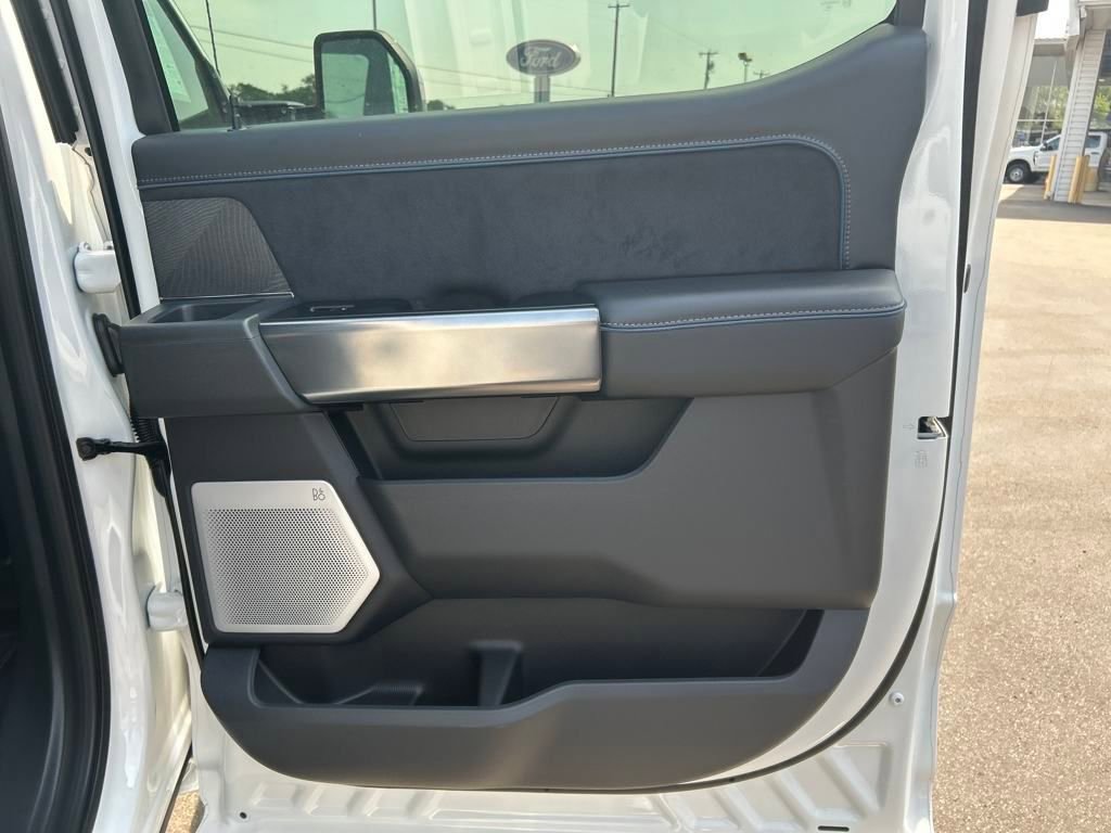 New 2025 Ford F250 Platinum w/ FX4 Off-Road Package image 30