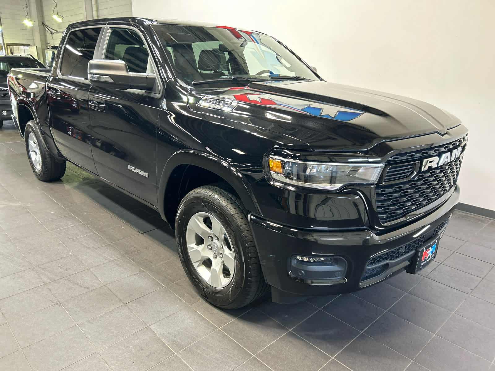 Used 2025 RAM 1500 Big Horn AWD/4WD image 2