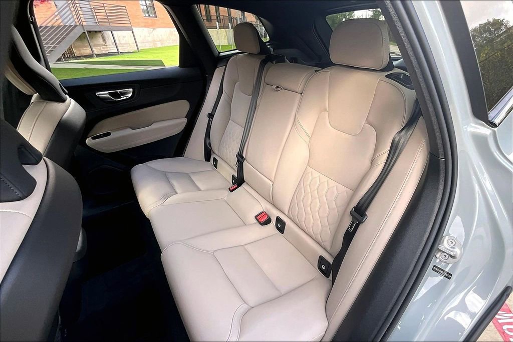 New 2026 Volvo XC60 B5 Plus AWD/4WD image 29