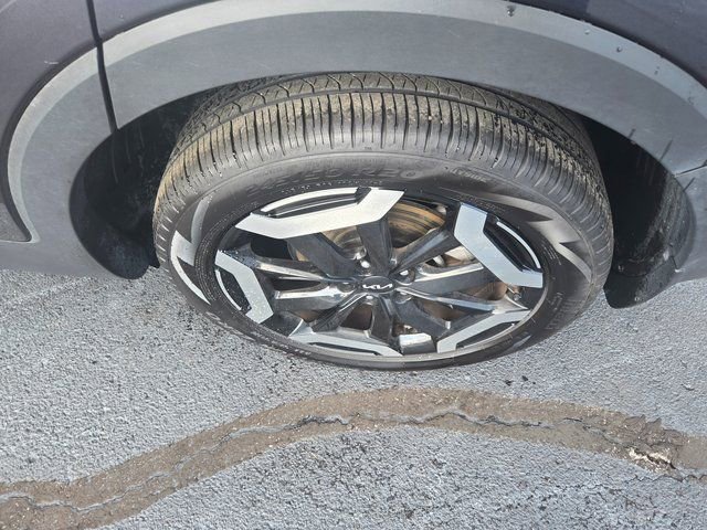 Used 2025 Kia Telluride EX image 23