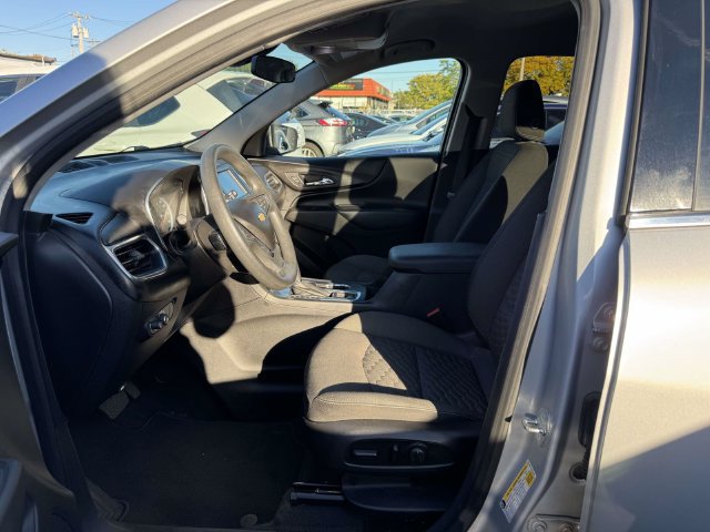 Used 2018 Chevrolet Equinox LT FWD image 21