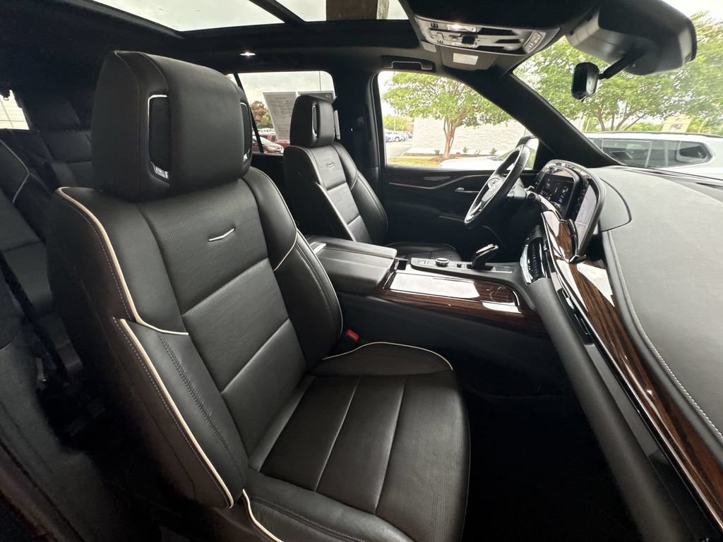 Certified 2023 Cadillac Escalade Premium Luxury AWD/4WD image 29