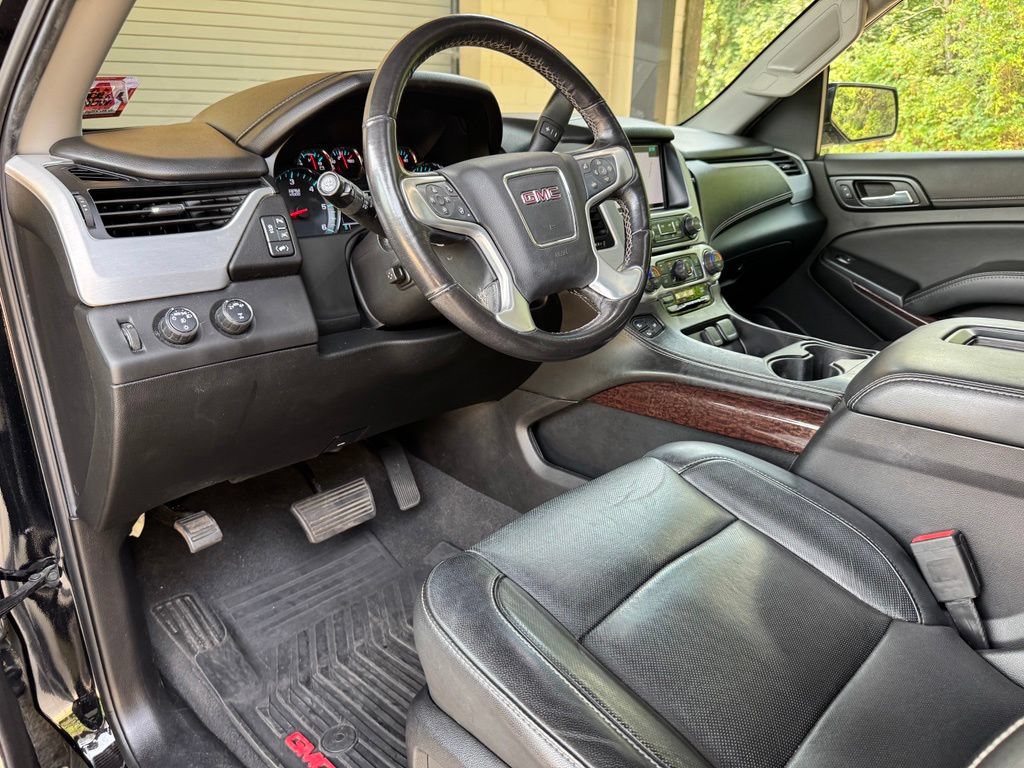 Used 2020 GMC Yukon XL SLT w/ Open Road Package AWD/4WD image 11