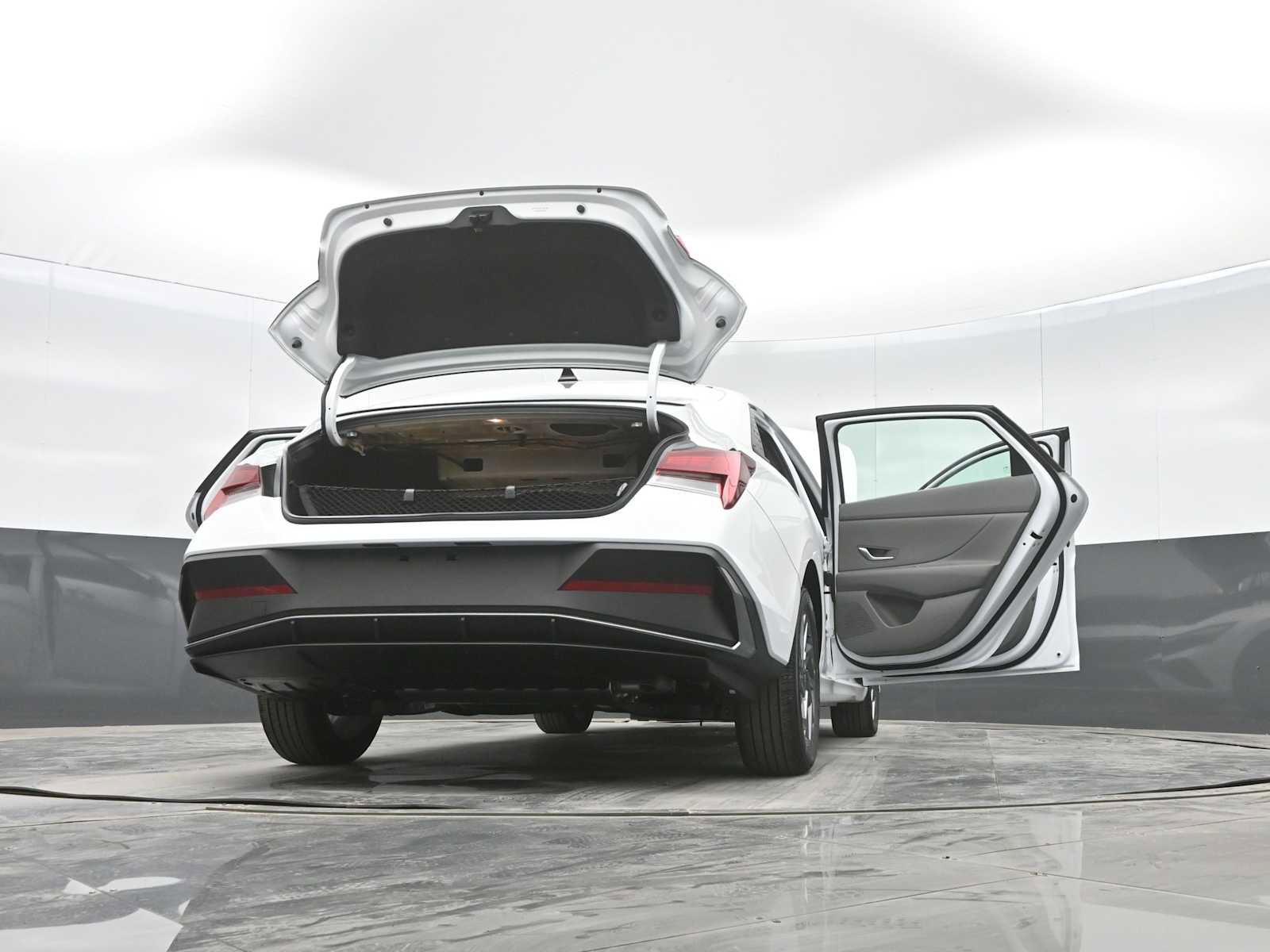 New 2026 Hyundai Elantra Blue image 34