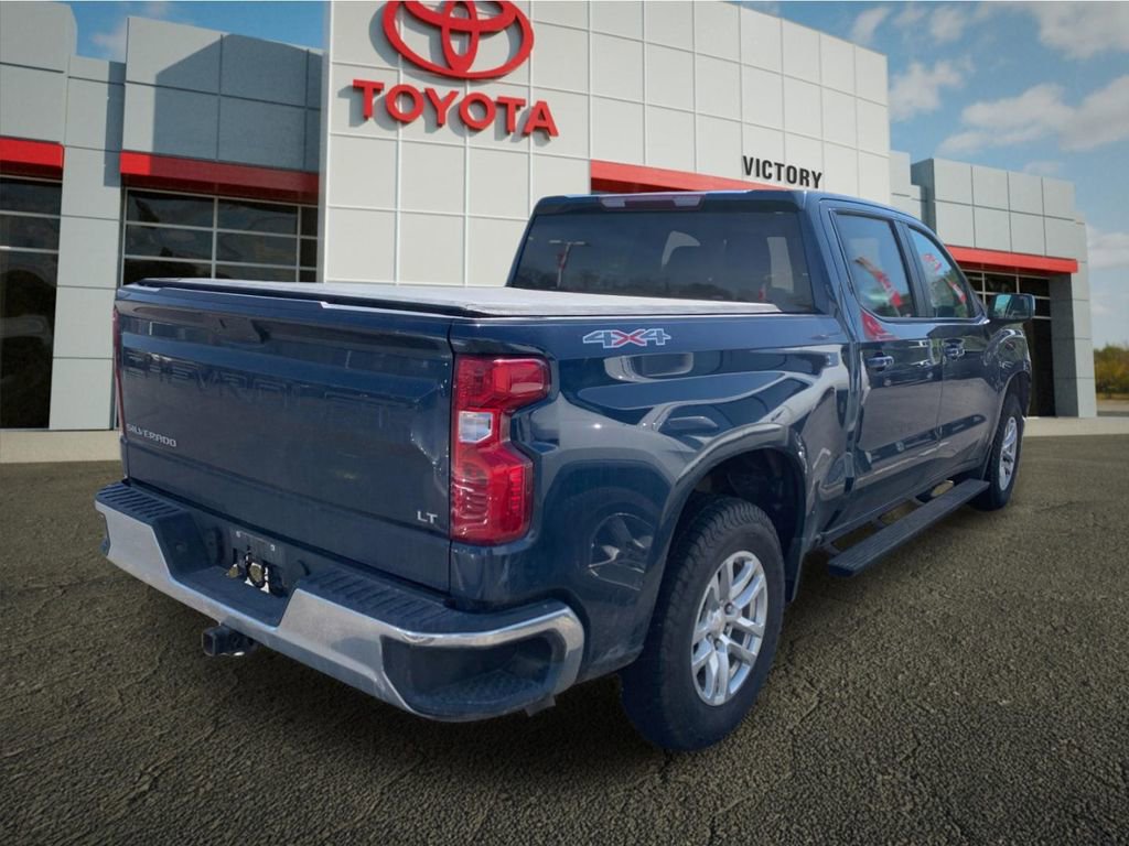 Used 2022 Chevrolet Silverado 1500 LT AWD/4WD image 2