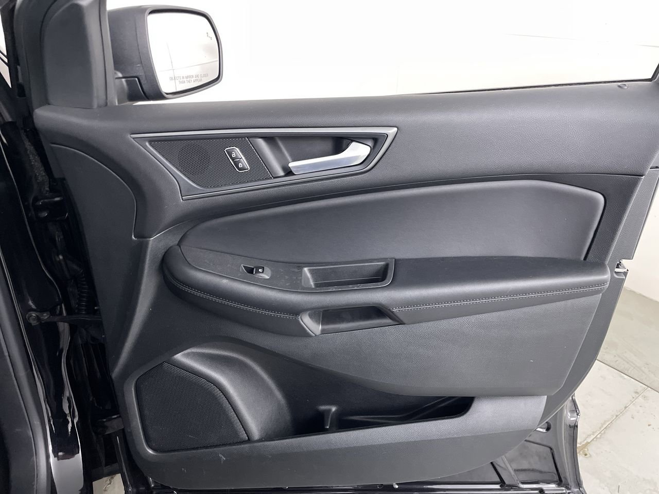 Used 2023 Ford Edge SE image 23