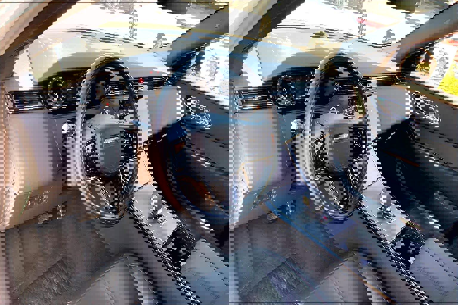 Certified 2025 Land Rover Range Rover Velar Dynamic SE image 15