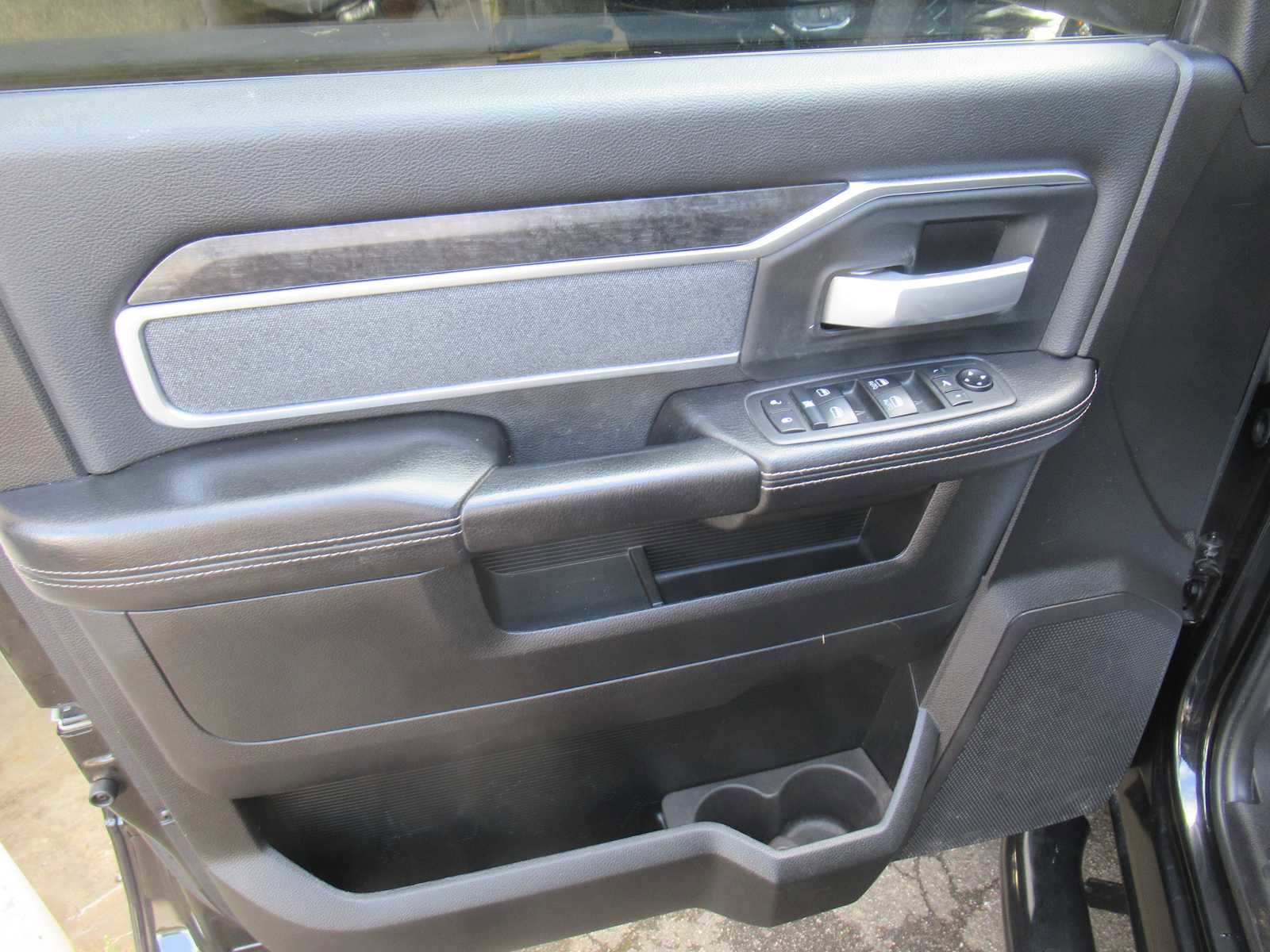 Used 2019 RAM 2500 Big Horn w/ Black Appearance Package image 20