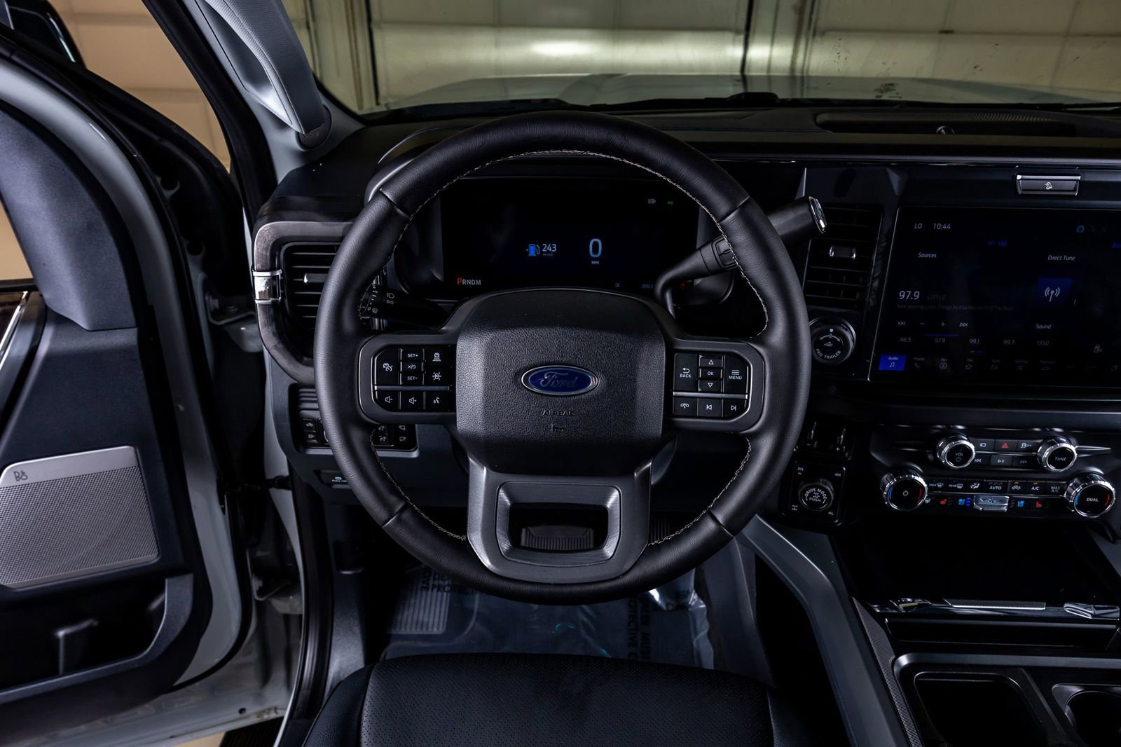 Used 2026 Ford F250 Lariat w/ Tremor Off-Road Package AWD/4WD image 18