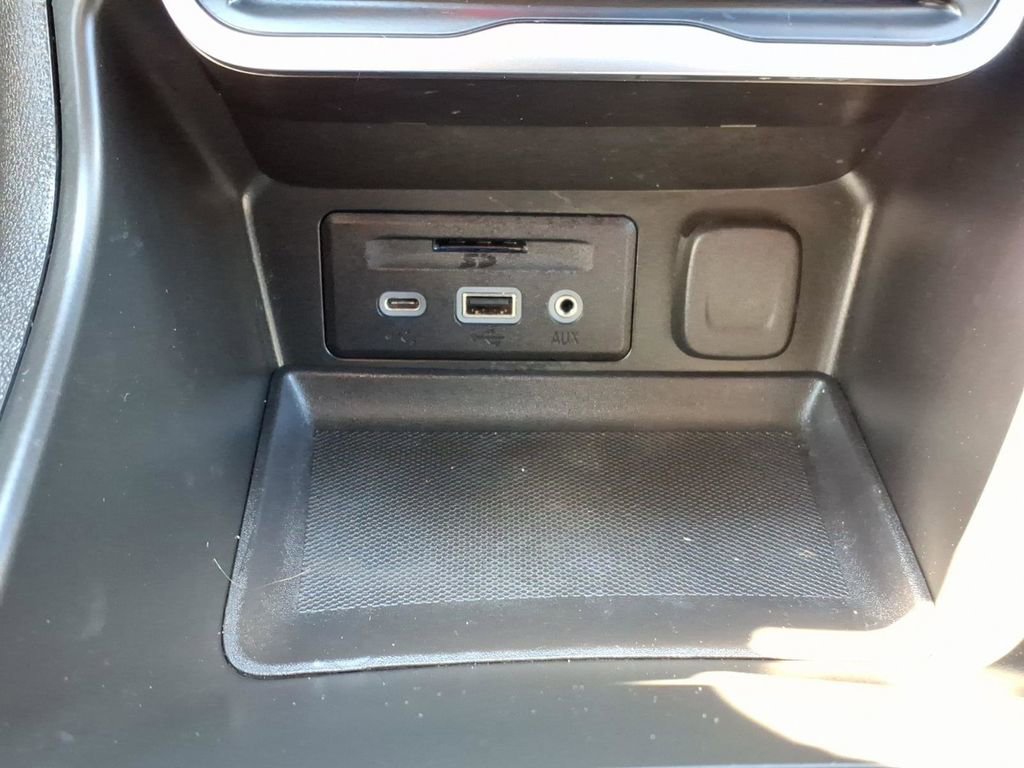 Used 2021 GMC Terrain SLT w/ LPO, Floor Liner Package AWD/4WD image 18