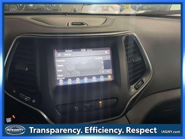 Used 2021 Jeep Cherokee Latitude Plus AWD/4WD image 27