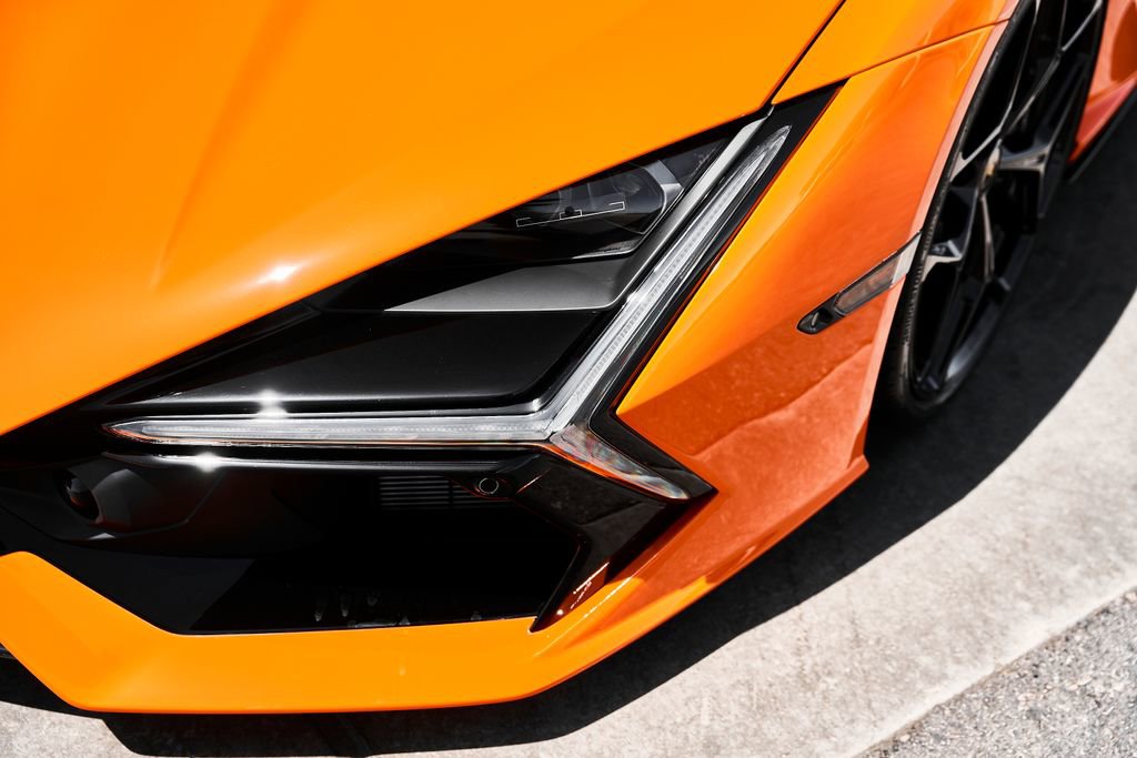 Used 2024 Lamborghini Revuelto AWD/4WD image 9