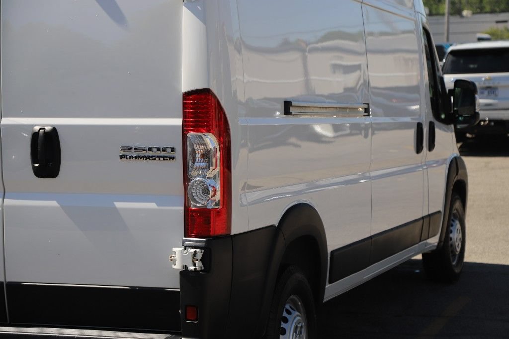 Used 2024 RAM ProMaster 2500 w/ Convenience Group FWD image 11