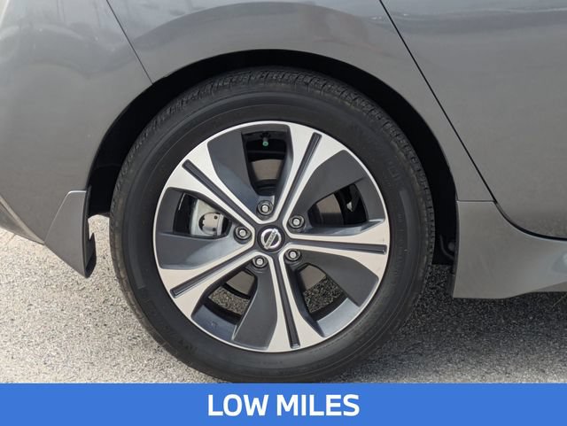 Used 2021 Nissan Leaf SV w/ SV Technology Package FWD image 12