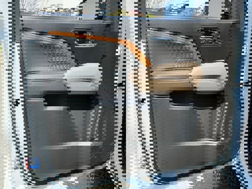 New 2026 GMC Canyon Denali image 17