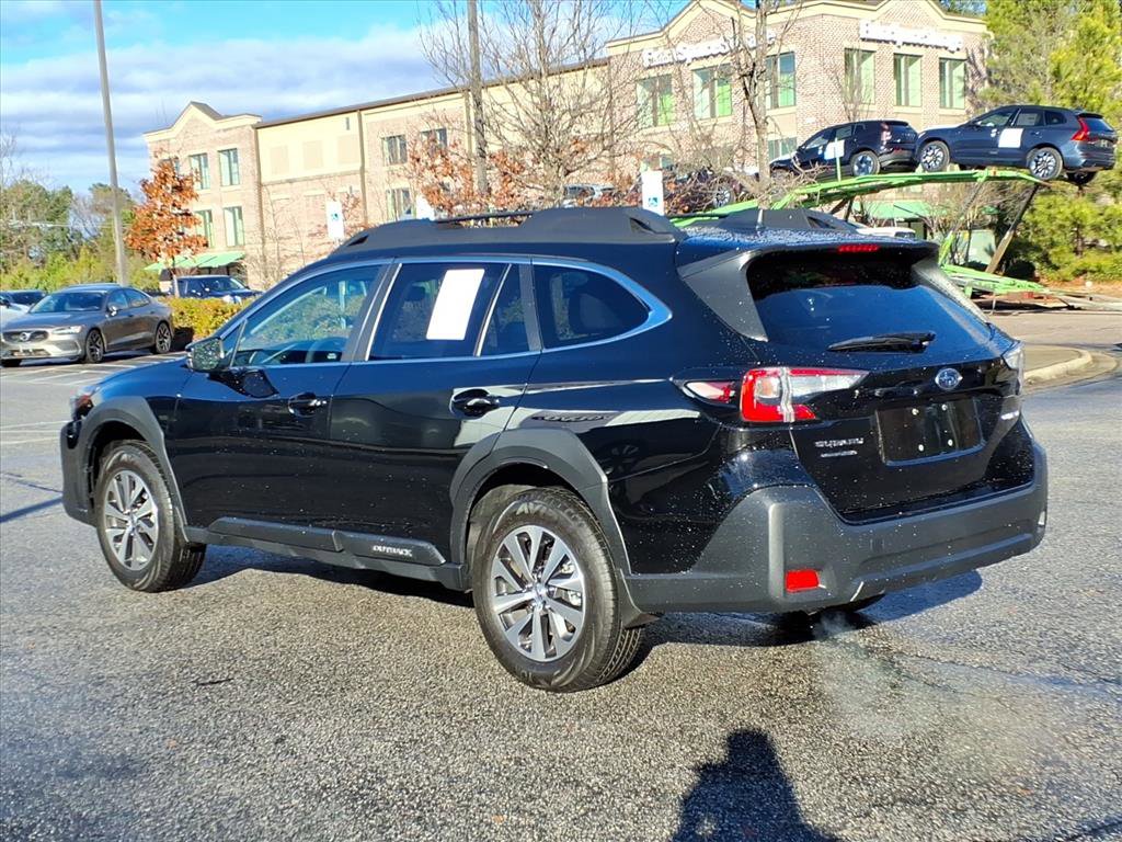 Used 2025 Subaru Outback Premium image 7