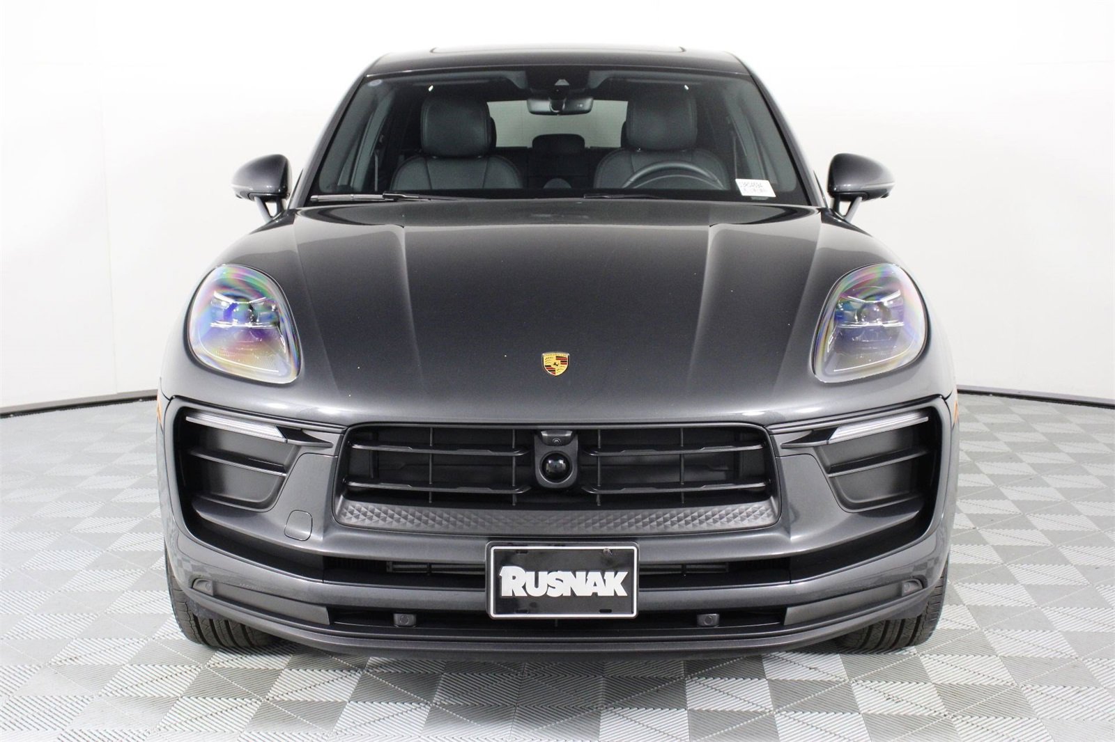 Used 2025 Porsche Macan image 10