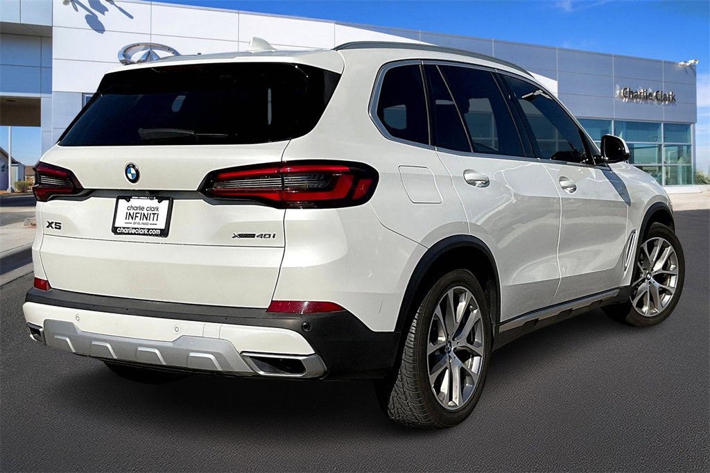 Used 2022 BMW X5 xDrive40i w/ Premium Package image 2