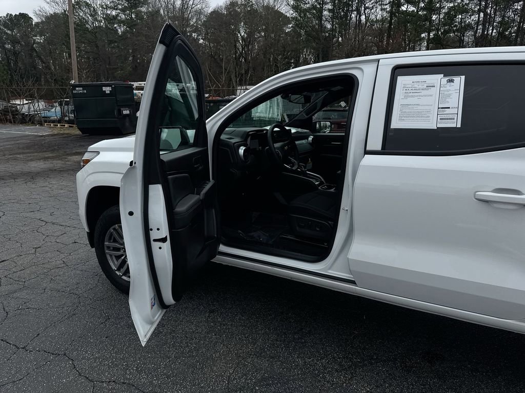New 2025 Chevrolet Colorado LT RWD image 13