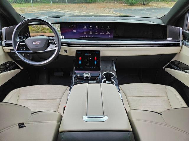 Certified 2025 Cadillac Escalade ESV Sport AWD/4WD image 13