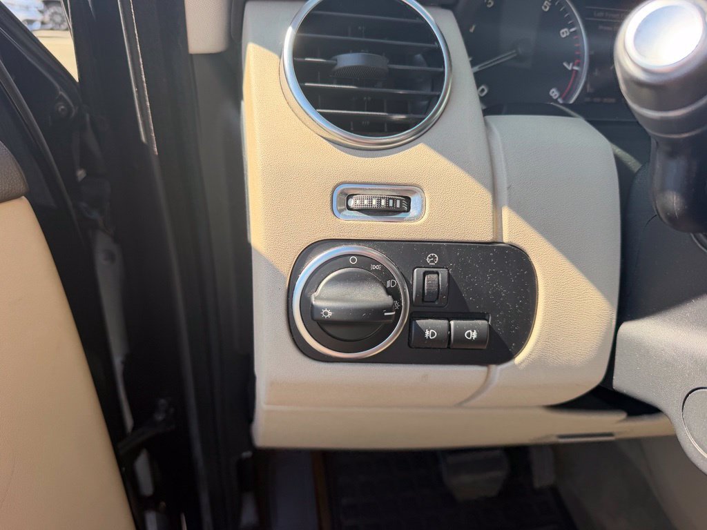 Used 2016 Land Rover LR4 HSE AWD/4WD image 13