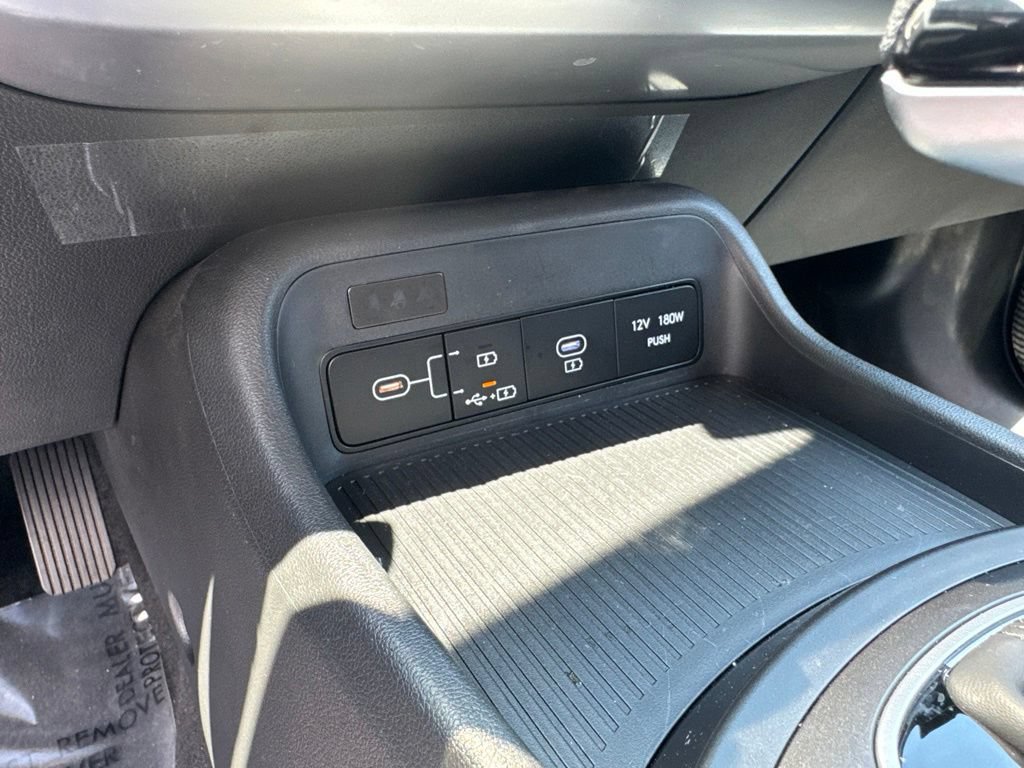 Certified 2025 Hyundai Kona SE AWD/4WD image 26