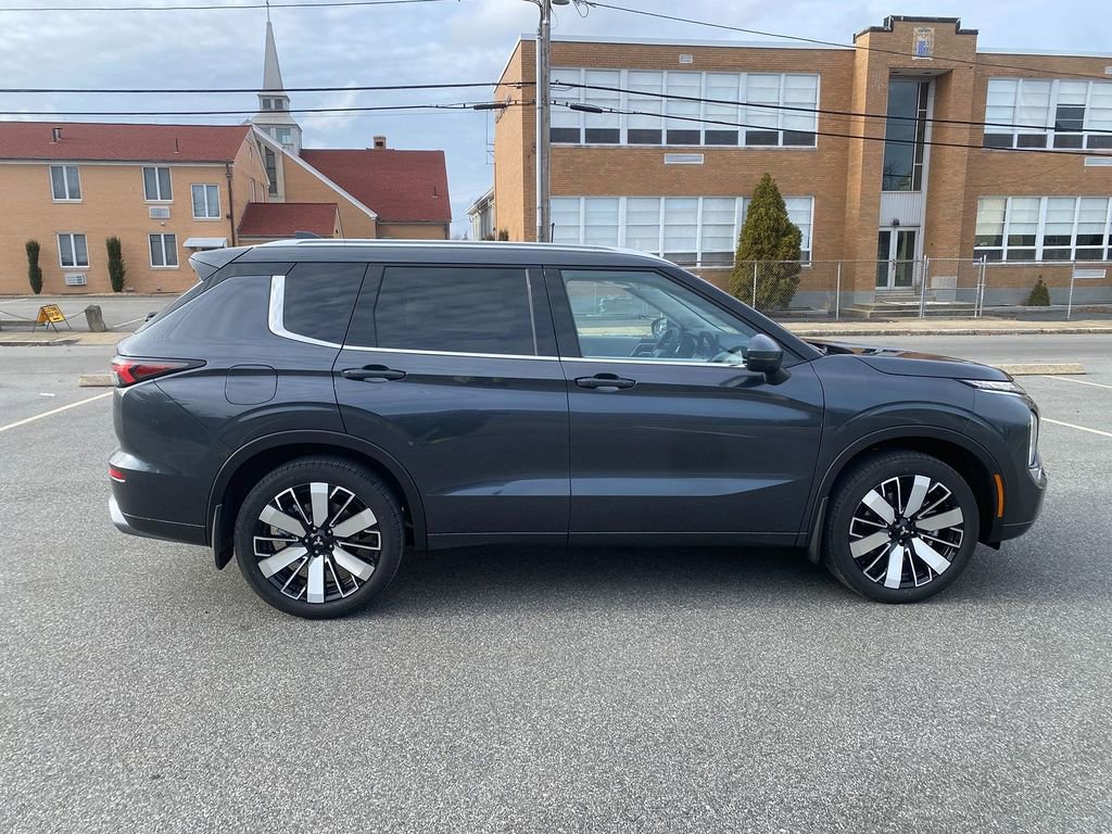 New 2026 Mitsubishi Outlander SEL FWD image 4