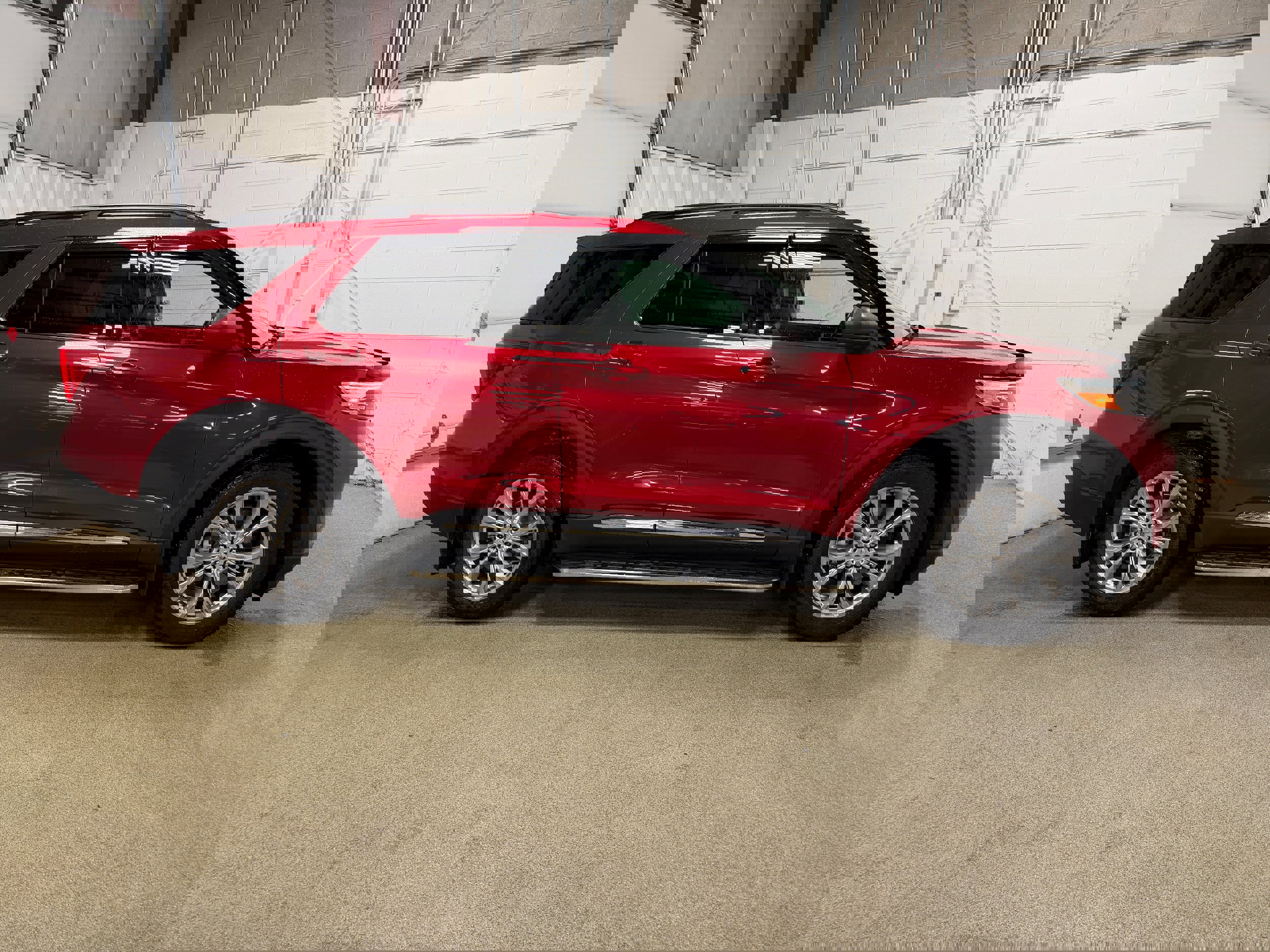 Certified 2021 Ford Explorer XLT w/ Equipment Group 202A image 5