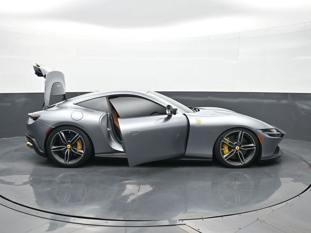 Used 2021 Ferrari Roma RWD image 27