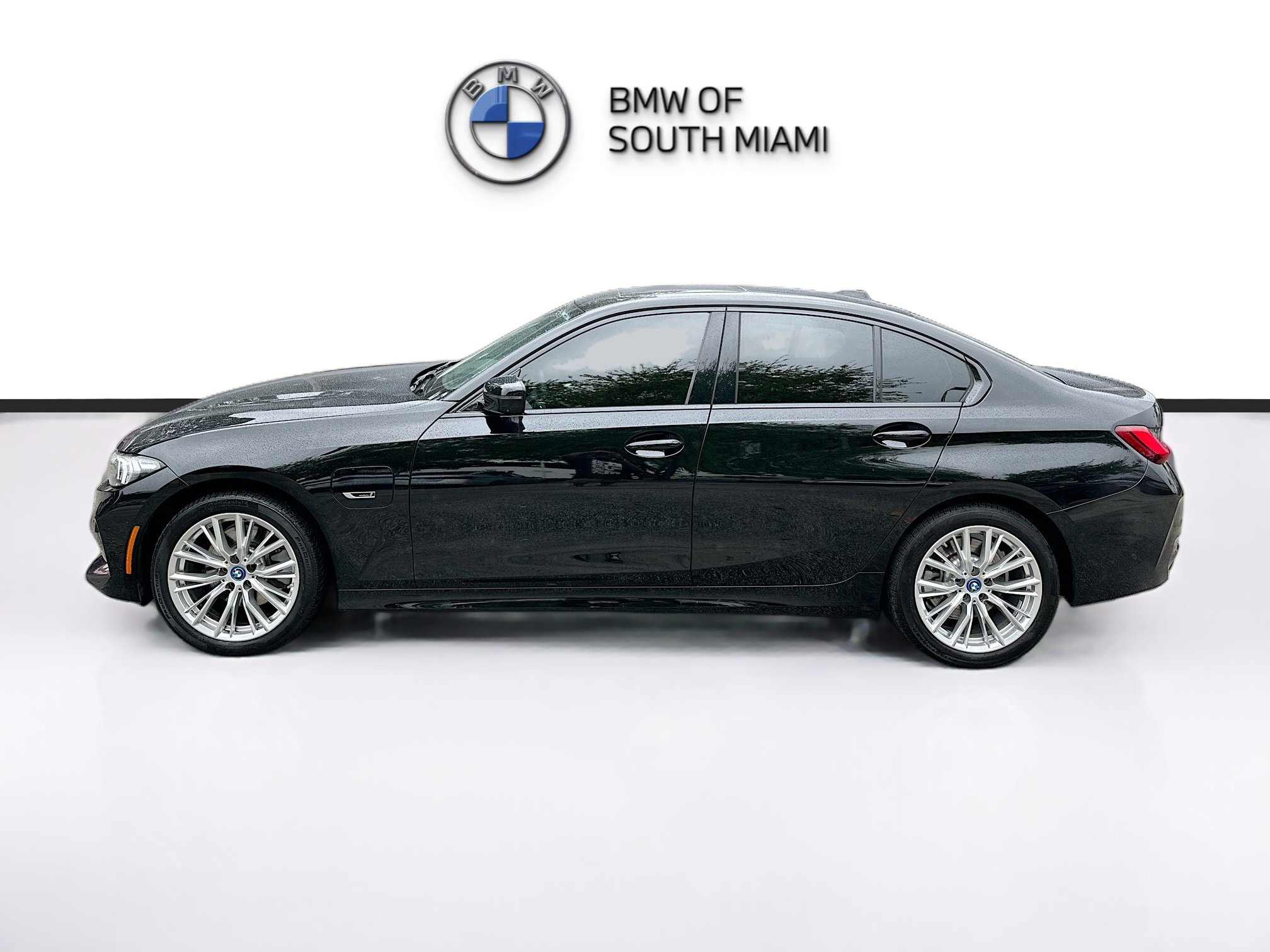Used 2023 BMW 330e 330e w/ Premium Package image 4